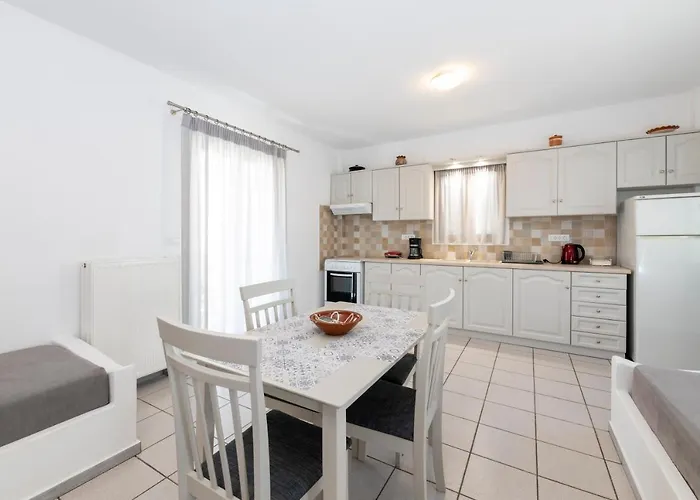 Litsa * 카마레스